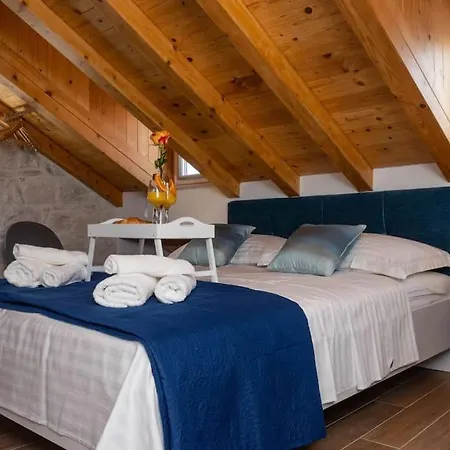 Blue Loft Room, Rustic Chic Split