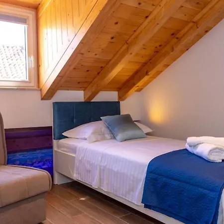 Blue Loft Room, Rustic Chic * Split
